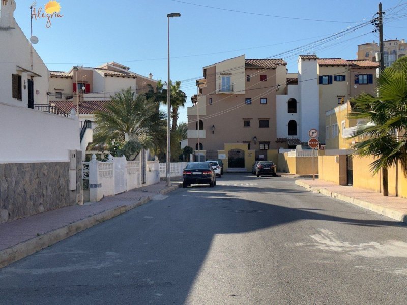 #1ZA7260 Venta de Casa en Torrevieja